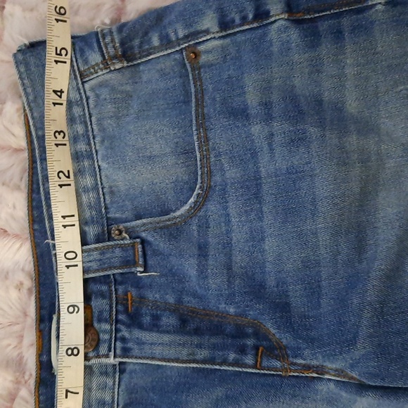 J.Crew Lite Wash 5 Pocket Cuffed Frayed Distressed Hem Denim Jean Shorts Size 27 - Picture 4 of 9